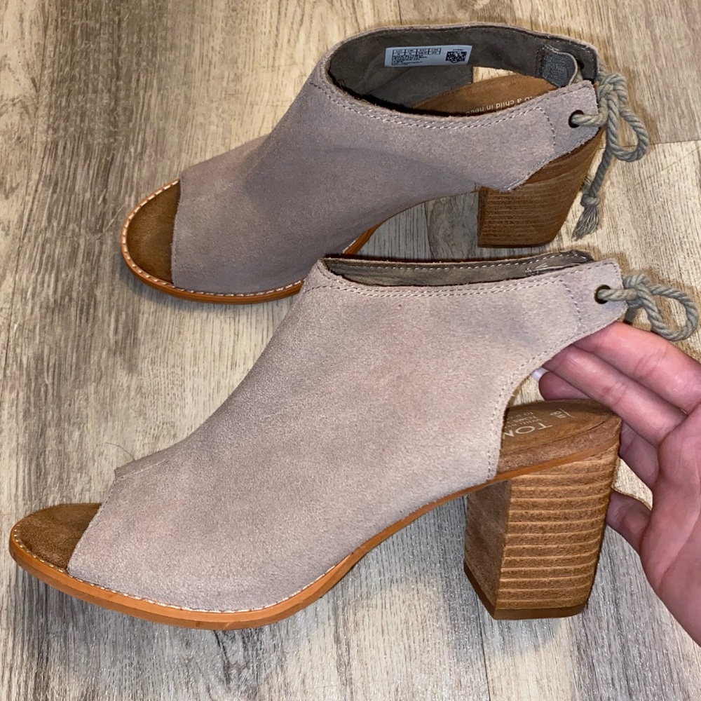 Toms Tan Elba Booties Peep Toe Suede Tassles Taupe Chunky Block Heel Mules | 8 - Picture 9 of 16